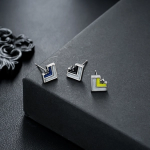 Modern Geometric L-Shape Copper Stud Earrings For Men Women Color Block Enamel Triangle Rhinestone Small Ear Studs Jewelry Gift