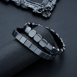 Ensemble de bracelets en hématite noire avec perles carrées et finition brillante pour hommes