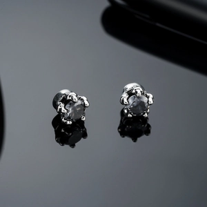 Gothic Adlerkrallen Ohrstecker in Silber mit rundem schwarzem Edelstein für Damen und Herren