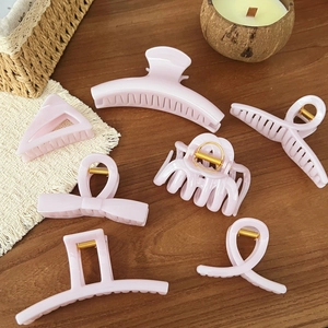 French Style Plastic Hair Claw Clip For Women Geometric Bow Heart Pumpkin Shaped Non Slip Large Hair Clamp Hair Accessories