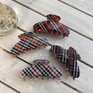 Pince à Cheveux Plaid Classique pour Femmes en Acrylique Style Rétro Britannique Grande Pince Crabe Accessoires de Coiffure Quotidiens