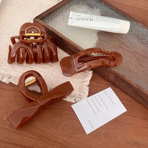 Sunset Orange Caramel Resin Hair Claw Clip With Metal Spring French Retro Glossy Hair Accessories For Women Daily Styling