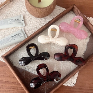 Elegant 10.5cm bow hair claws set in 5 versatile colors for stylish hair styling