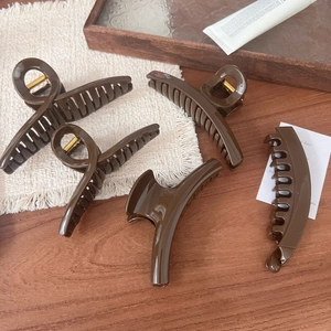 5-piece beech brown minimalist hair claw set with elegant resin finish and gold springs