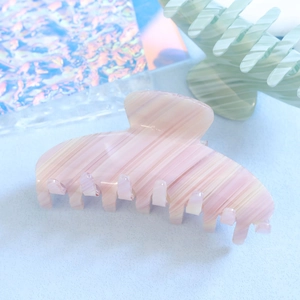Grande pince à cheveux rayée rose en acétate pour cheveux épais au style macaron doux