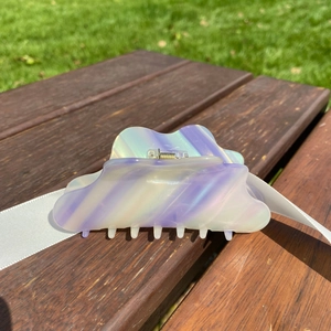 Iridescent Cloud Shaped Acetate Hair Claw Clip Wave Edge Pearlescent Large Shark Clip Sweet Fashion Hair Accessories For Women