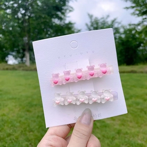 Sweet Korean Style Candy Color Bear Hair Clip Cute Heart Pattern Plastic Duckbill Clip For Girls Women Daily Hair Accessories