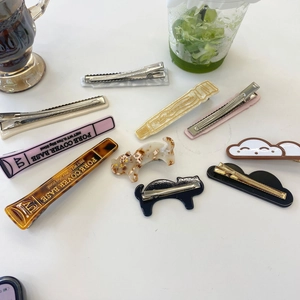 Y2K Acetat Haarklammern Set mit Katzenmotiven und Herzdesigns in verschiedenen Farben