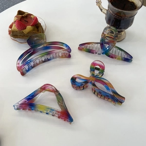 Korean Style Rainbow Gradient Hair Claw Clips Large Transparent Acrylic Geometric Nonslip Shark Clips Women Hair Accessories