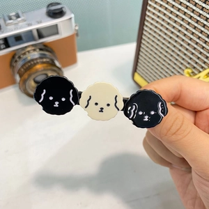 Simpatico fermaglio per capelli in acetato con tre teste di cane per styling vivace