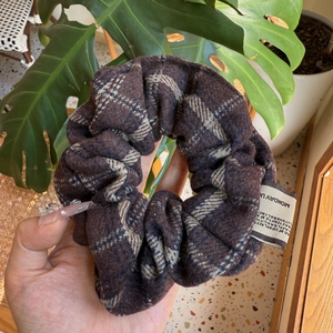 Classic retro plaid scrunchie in wool fabric with a small vintage label for women