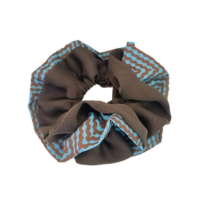 Elegant Maillard style bicolor scrunchie with brown and wavy blue pattern for women