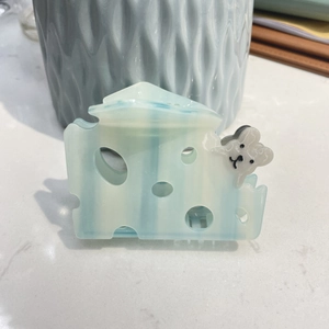 Pince à cheveux Y2K en acétate bleu avec design de fromage évidé et petit ours mignon