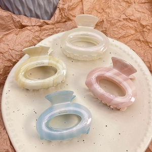 French Acetate Oval Hollow Hair Claw Clip Non-Slip Marble Texture Shark Clip Elegant Hair Styling Accessories For Women