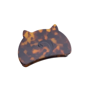 Cute cat-shaped acetate hair claw clip with classic tortoiseshell pattern for women