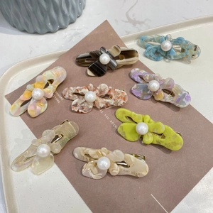 Elegant 8-piece acetate floral hair clips with pearls in marble macaron colors