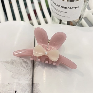 Pince à cheveux oreilles de lapin rose avec nœud crème et perle pour femme