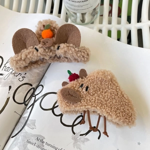 Pince à Cheveux en Peluche de Renne Mignonne Noël Accessoire de Cheveux en Laine d'Agneau Douce Clip de Cheveux Style Oreille de Renne Cadeau