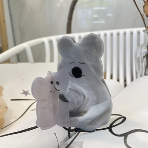 Simpatica pinza per capelli a forma di koala in acetato con venature effetto marmo