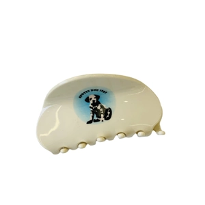 Pinza para el pelo retro de acrílico crema con perro manchado y letras de 1987