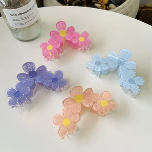 Acrylic Flower Hair Claw Clip For Women Daisy Rose Pattern Hair Accessory For Daily Styling Fresh Style Hair Ornament