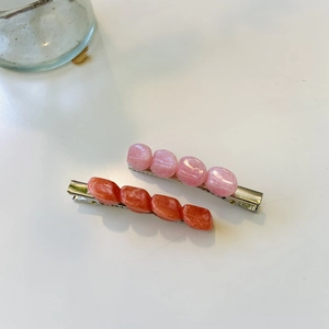 Eleganti fermagli per capelli in resina stile gommosa con texture marmorea da donna