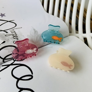 Pince à Cheveux en Acétate Forme Petit Aquarium Motif Poisson Rouge Transparent Outil de Coiffure Accessoire de Cheveux d'Été pour Femmes
