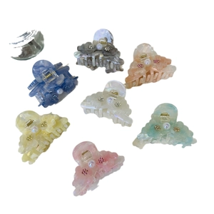 Elegant 7-piece acetate hair claw clips set with pearl flowers and sparkling rhinestones