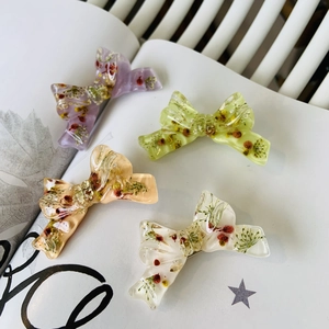 Korean Sweet Butterfly Bow Resin Hair Clip With Dried Flower Handmade Transparent Duckbill Clip For Women Hair Accessories