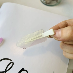 Molletta per capelli in resina sfumata rosa e bianca con glitter per acconciature