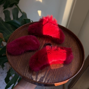 Ancora Rot Plüsch Haarspangen Elegant Kunstfell Haarklammer BB Clip Winter Flauschige Haaraccessoires Für Damen Mädchen Party