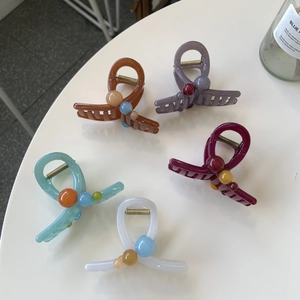 Simple Twist Shape Hair Claw Clip With Gradient Beads Fashion Polished Plastic Hair Clamp For Women Daily Styling Accessories