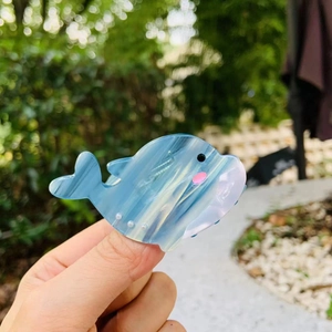 Pince à cheveux baleine mignonne en marbre bleu et blanc en acide acétique