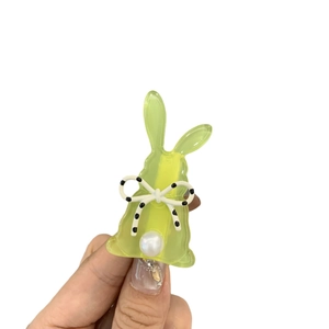 Graziosa clip per capelli a coniglio in acetato verde con fiocco a pois e perla