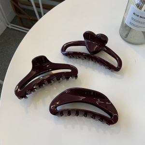 Minimalist Dark Red Acetate Hair Clip Elegant Perfume Bottle Heart Shape Grab Clip Shark Clip Fashion Hair Styling Accessory For Women