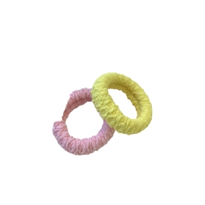 Lot de 2 chouchous élastiques épais de couleur bonbon dans les tons rose et jaune