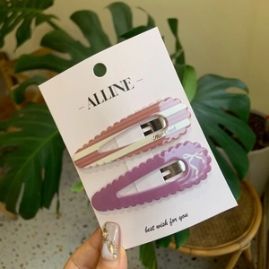 Ensemble Alline de 2 barrettes à cheveux à rayures violettes et nœuds blancs élégants