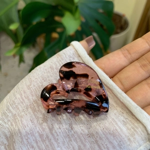 Elegant heart-shaped tortoise shell hair claw clip with golden France Handmade lettering