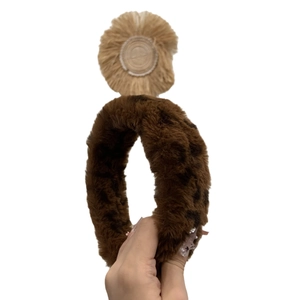 Serre-tête en peluche léopard classique avec détail floral pour coiffure quotidienne