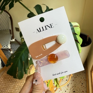 Elegantes Set aus zwei Haarspangen im koreanischen Stil in Braun und Marmor-Violett