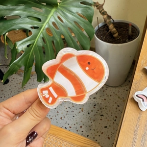 Cute clownfish acrylic hair claw clip in orange and white for women's hair accessories