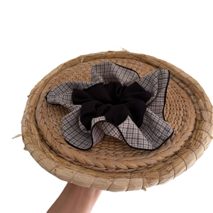 British style checkered patchwork scrunchie with high elasticity and elegant plaid design