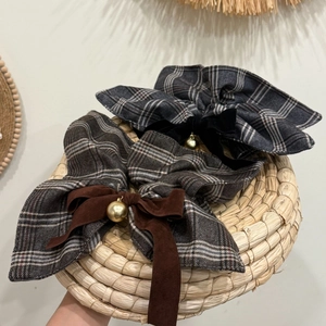 British Style Plaid Hair Scrunchie With Velvet Bow Gold Metal Ball Vintage Checkerboard Large Elastic Hair Tie For Women