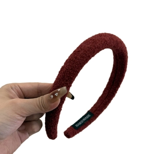 Serre-tête en peluche bordeaux avec étiquette fait main, accessoire cheveux rétro épais