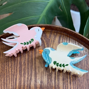 Sweet Cellulose Acetate Bird Swallow Shape Hair Claw Clip High Ponytail Shark Clip Handmade Leaf Pattern Women Hair Accessory