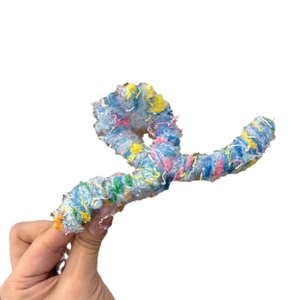 Colorful knitted wavy hair claw clip with candy-colored yarn wrap for women's hairstyle