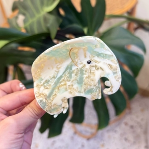 Elegant mint green marble acetate elephant hair claw clip for women's hair styling