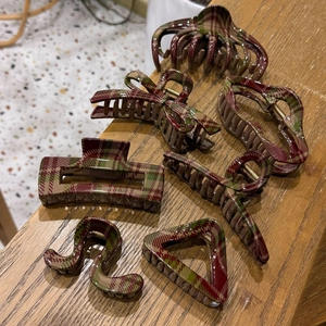 Retro Plaid Resin Hair Claw Clips For Women Dark Green Red Tartan Geometric Pattern Elegant Acetate Shark Clips Hair Accessories