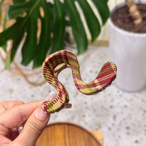 Elegant red and green plaid wave hair claw clip with gold spring for women's hair styling