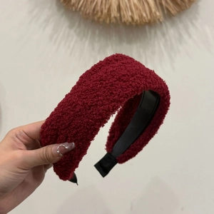 Serre-tête rembourré en peluche bordeaux au design large et texture vintage